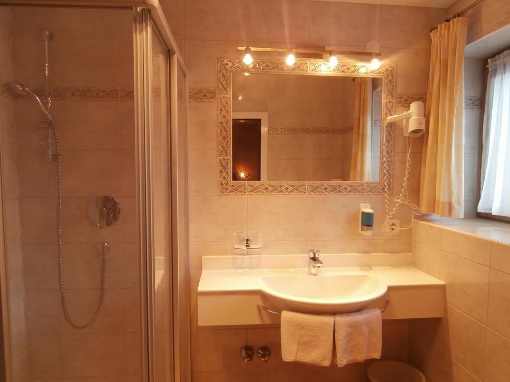 Gaestehaus Hochmuth Майргофен Номер фото